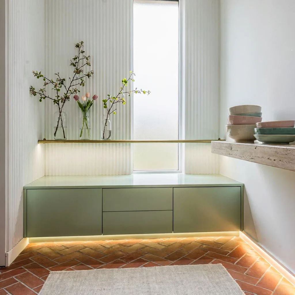 Let Fluted Walls and Pistachio Benches Be the Main Character