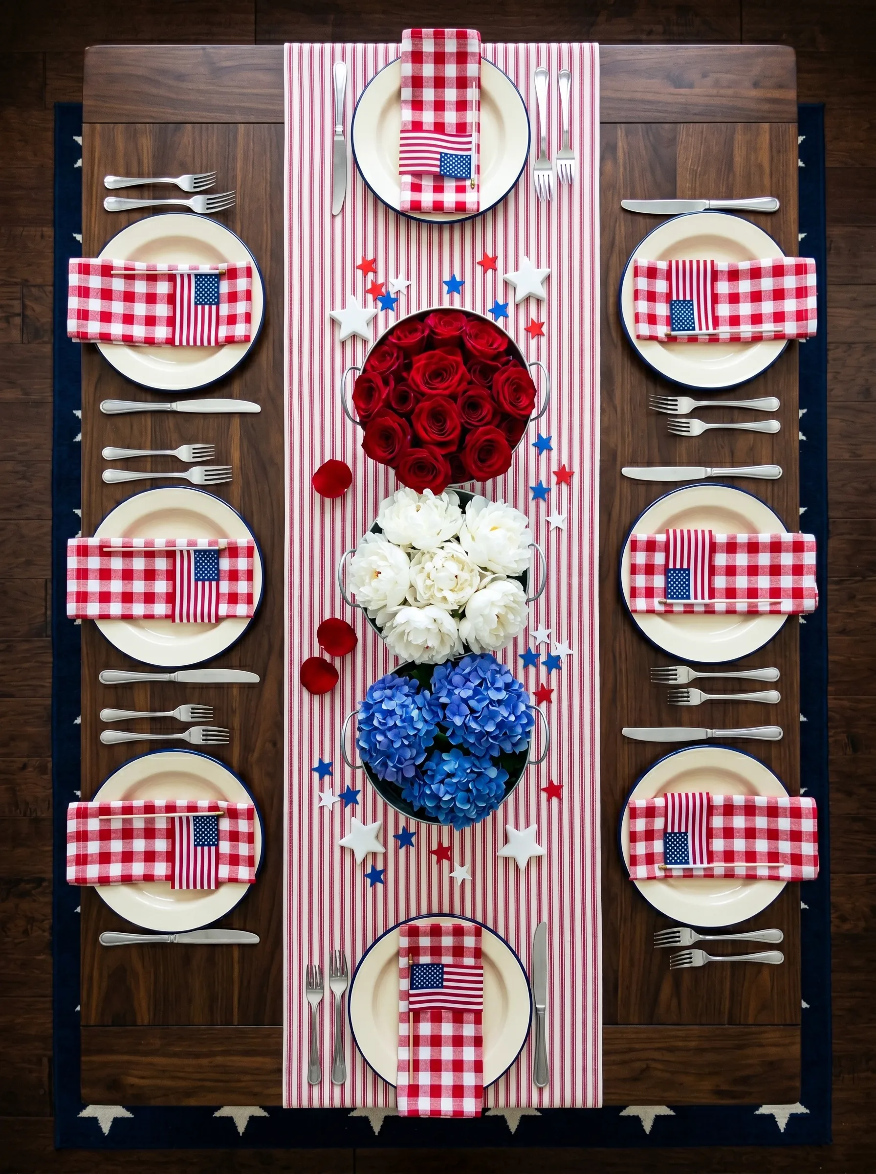The Symmetrical Tablescape That Treated the Flag Like a Flower